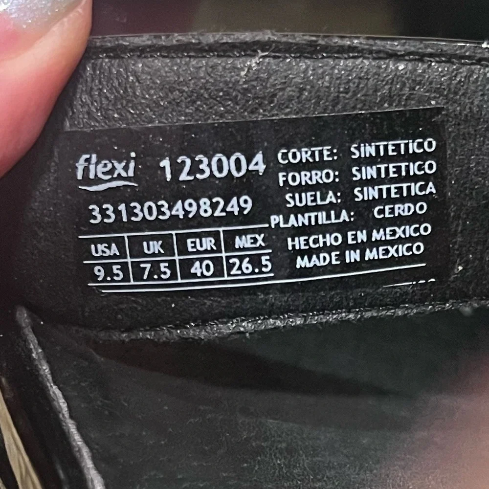 Flexi black patent platform sandals size 9.5